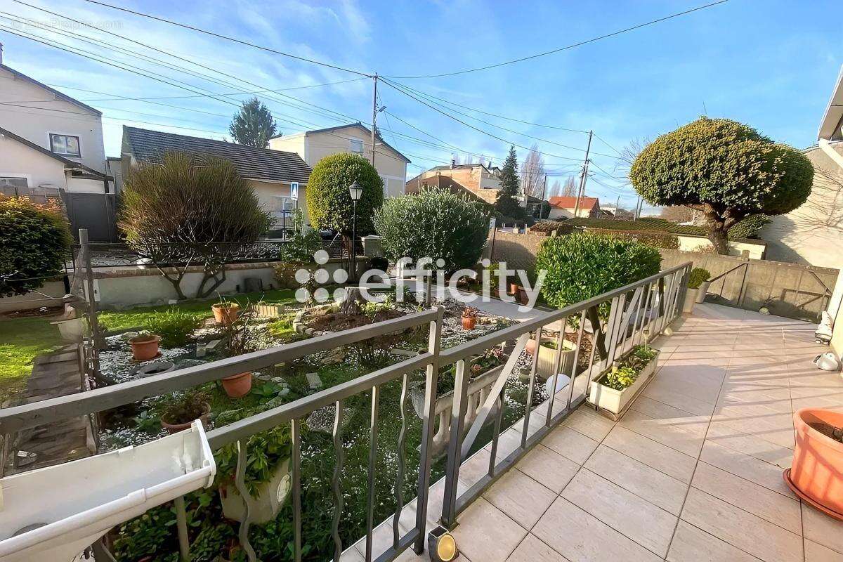 Maison à LIVRY-GARGAN