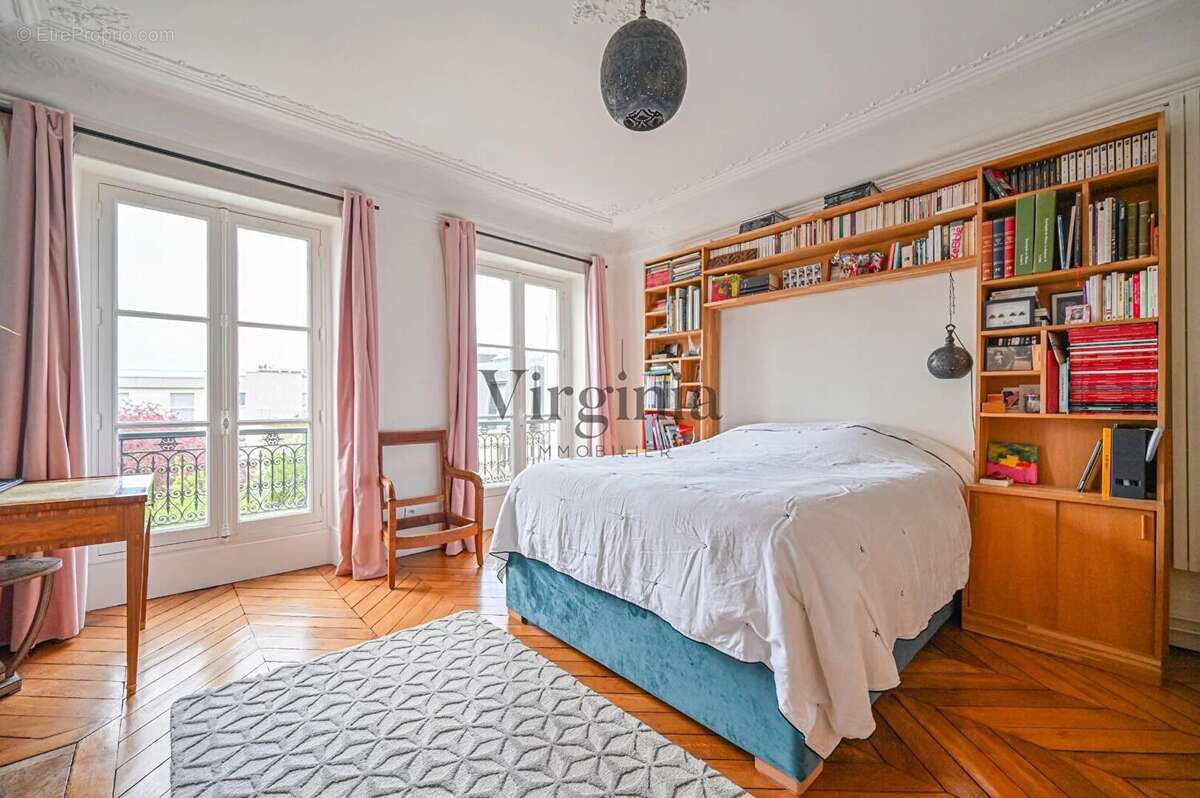 Appartement à CHARENTON-LE-PONT