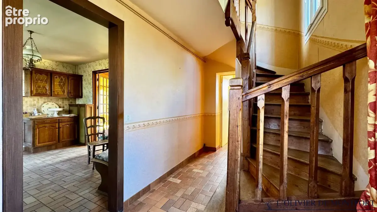 Maison de charme sur terrain de près de 2 hectares. - photo 5