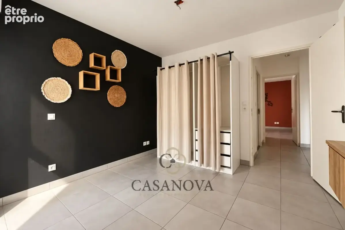 Appartement t3 65m2 -  terrasse vue dégagée - dernier étage - garage - la lironde - photo 8