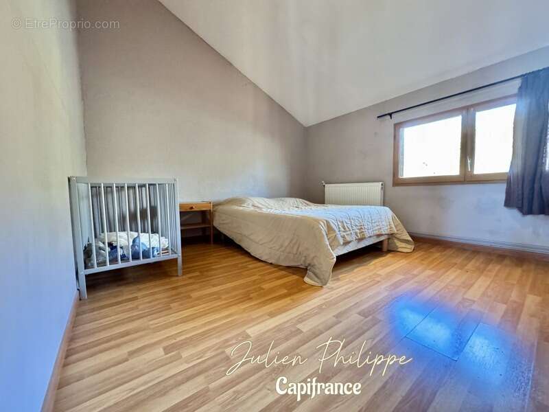 Maison à LA BATIE-MONTSALEON