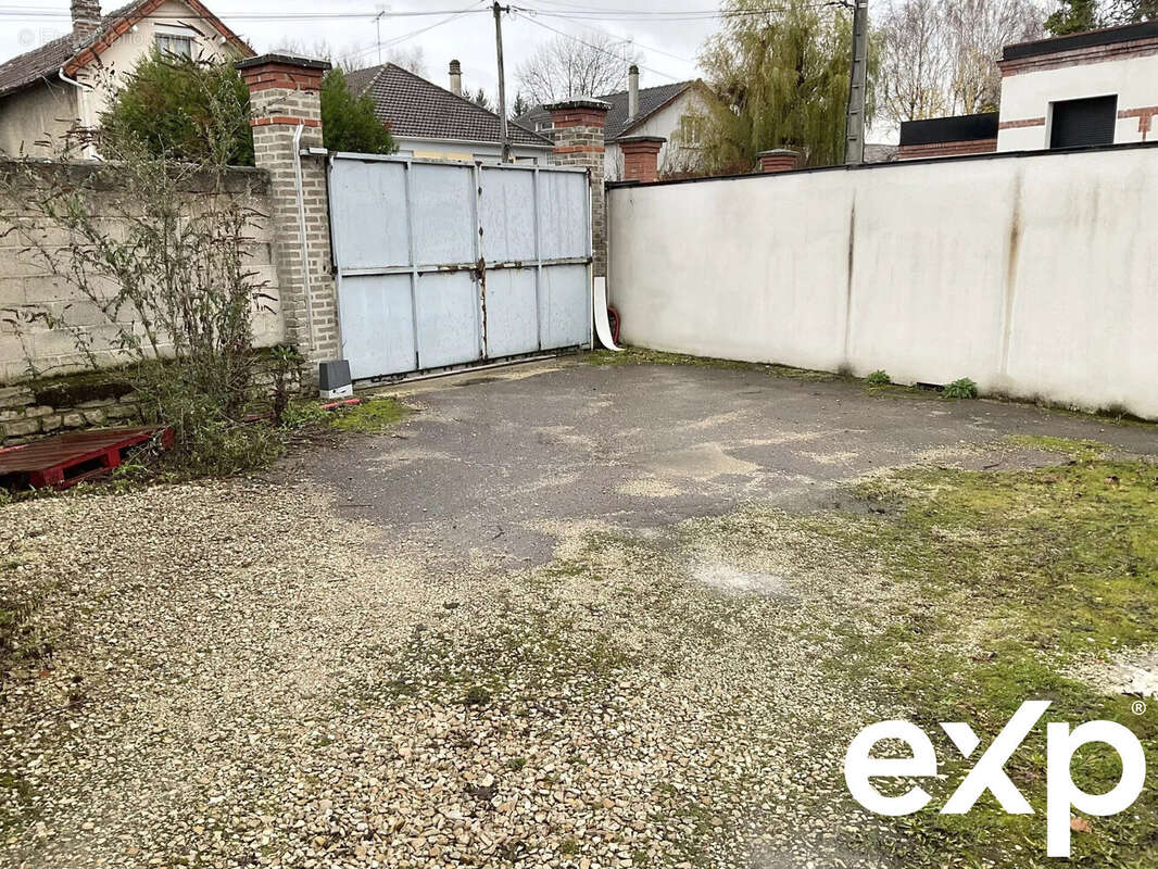 accès portail automatique  - Appartement à SAINT-ANDRE-LES-VERGERS