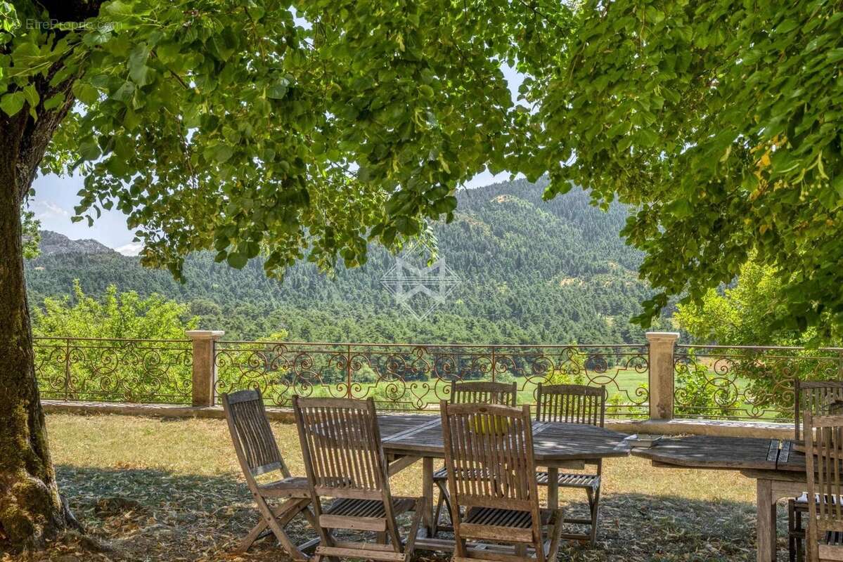 Exclusivité. Château du XVIe siècle – Domaine d'exception de 18 hectares au cœur de l'arrière-pays grassois - photo 7