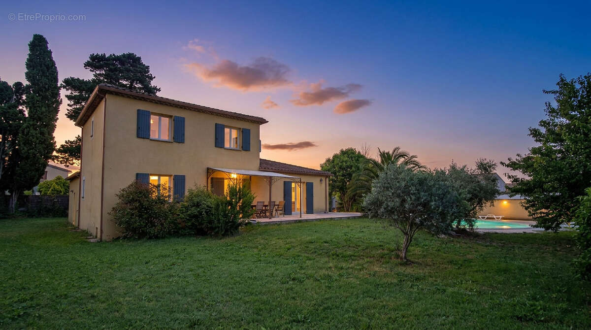 Villa familiale avec piscine sur plus de 2 000 m2   Suite parentale de plain-pied - photo 16