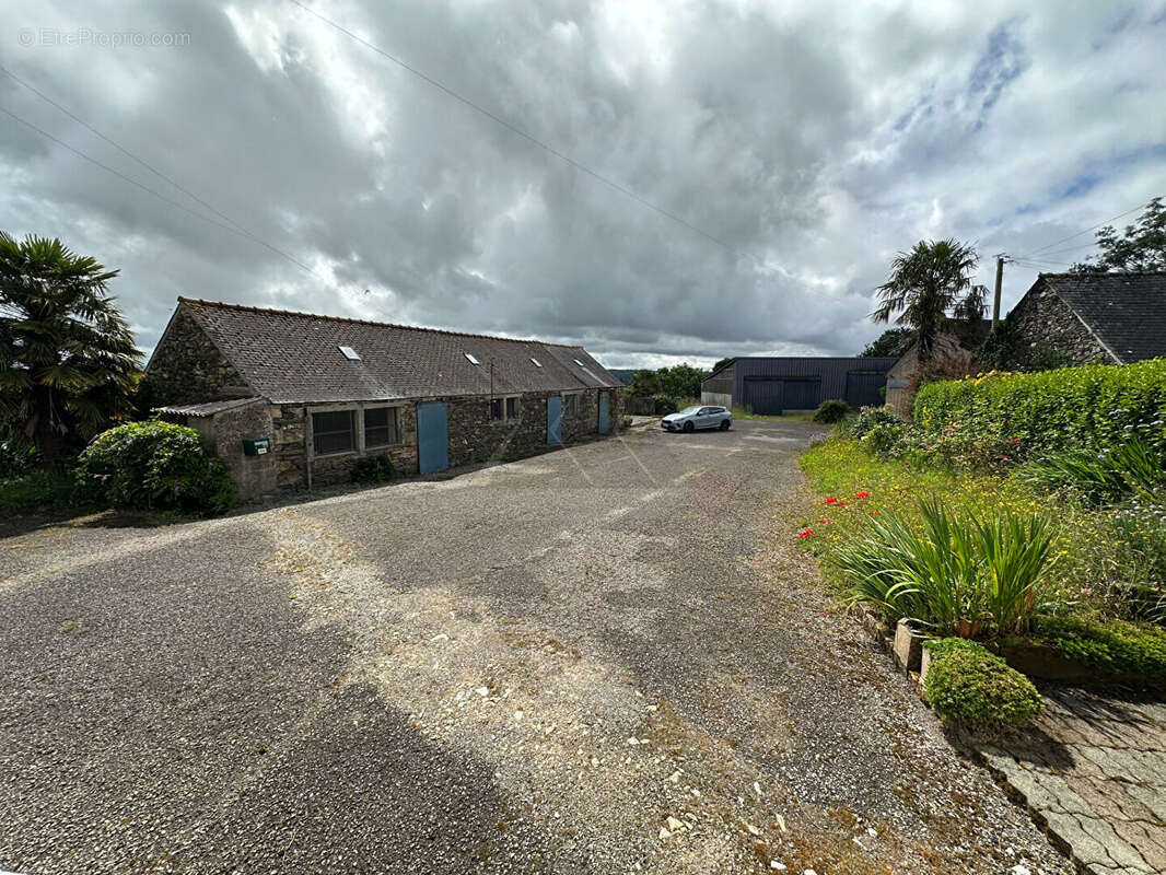 A vendre maison de ferme ou corps de ferme avec hangars et terrains proximite landerneau en campagne - photo 15