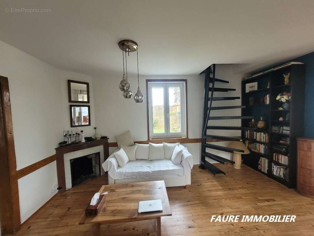 Maison à CREMIEU