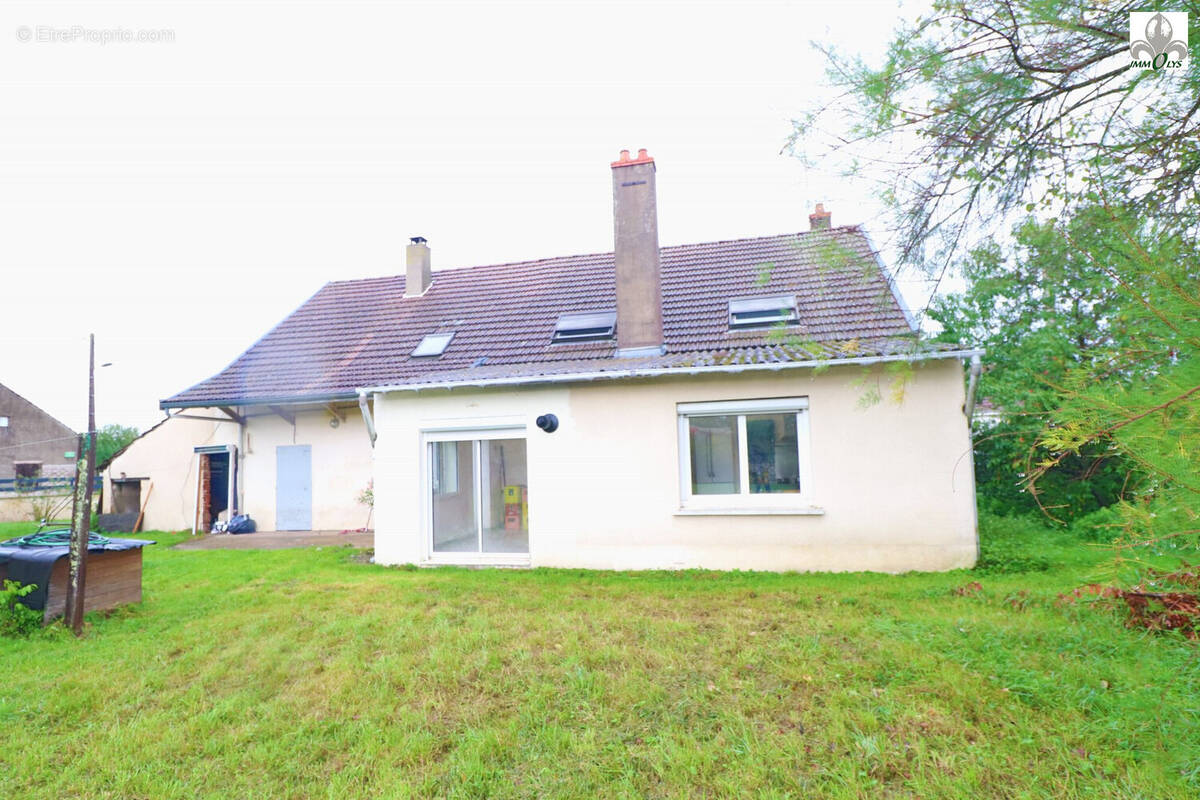 Maison à LA VILLENEUVE