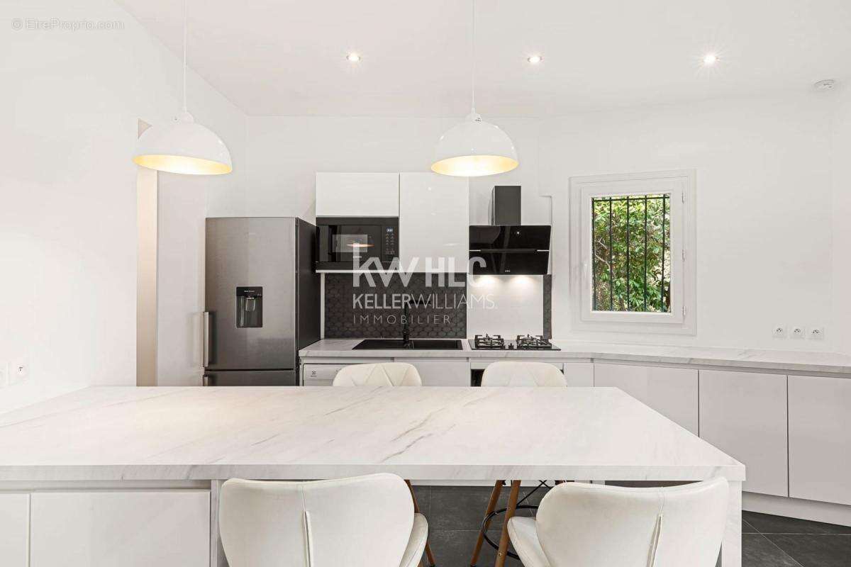 Maison à SAINT-LAURENT-DU-VAR