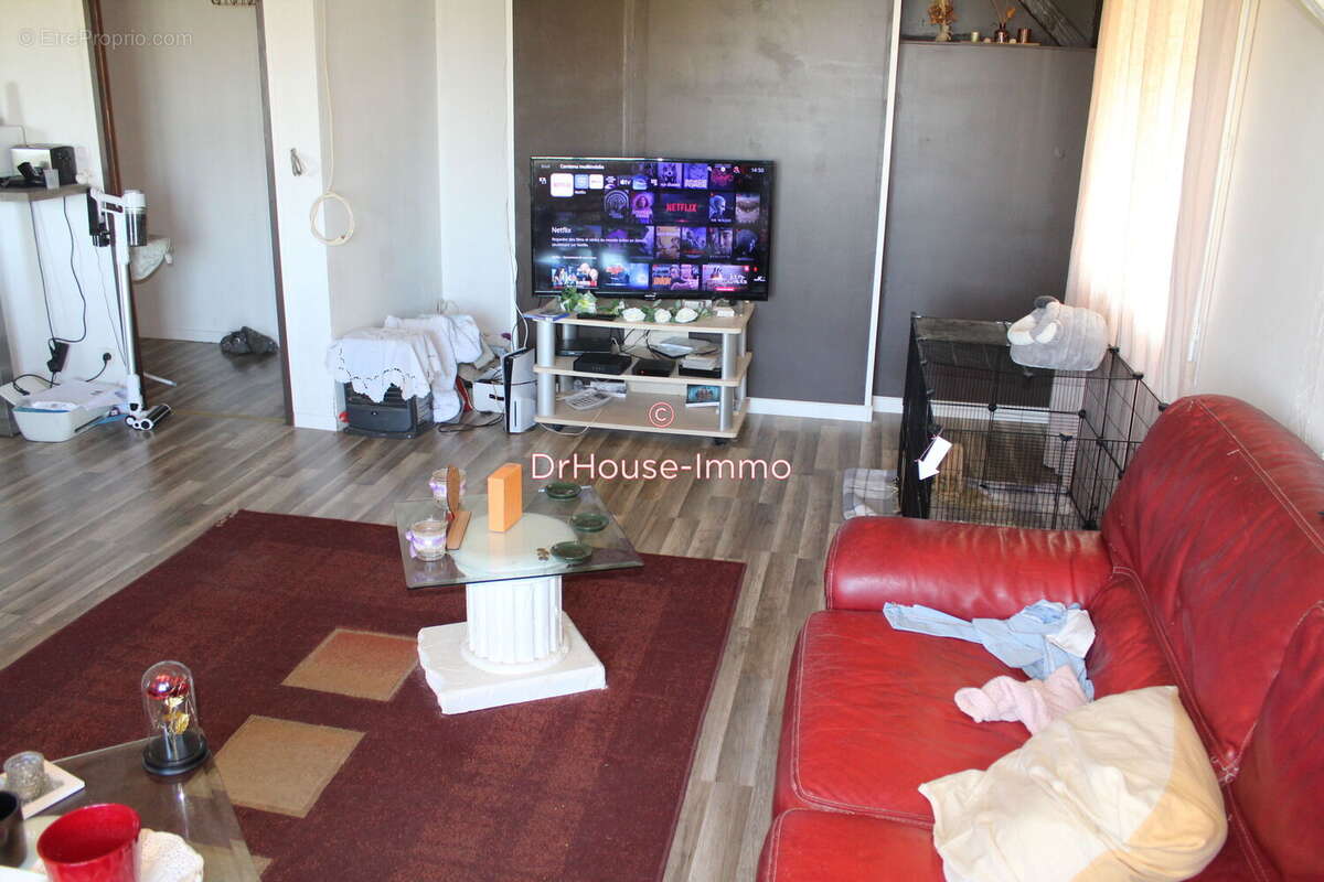 Commerce à ROULLET-SAINT-ESTEPHE