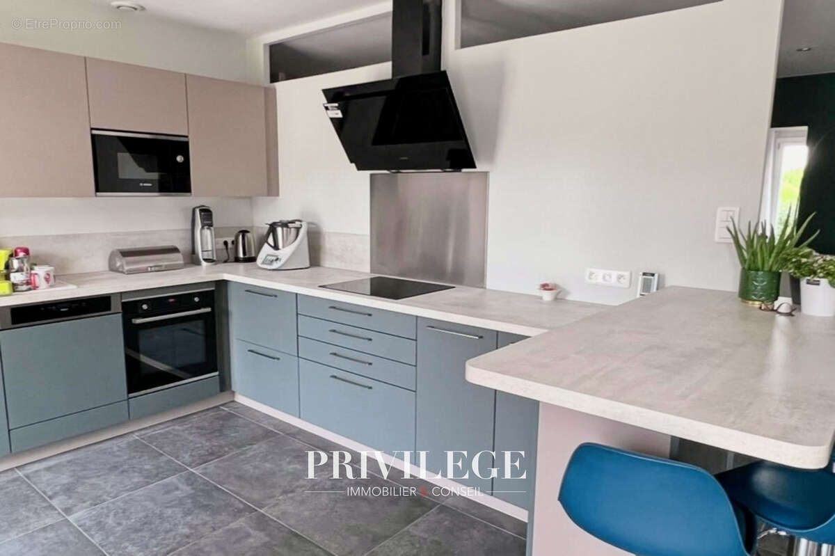 Maison à SAINT-CYR-AU-MONT-D&#039;OR