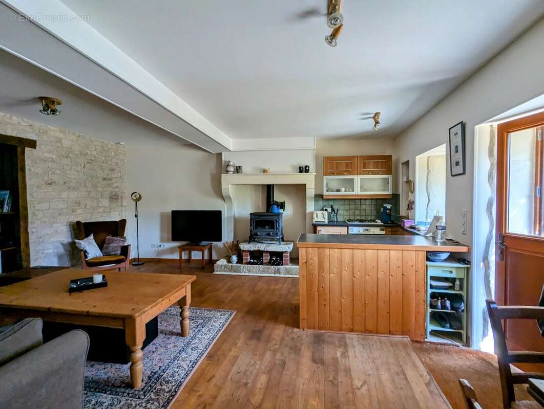 Maison à MONTJEAN