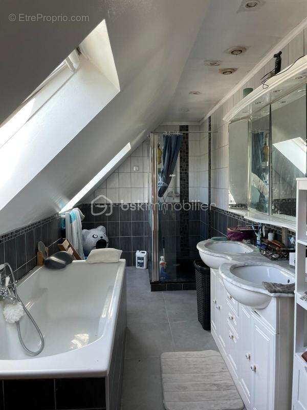 Maison à ANGERVILLIERS