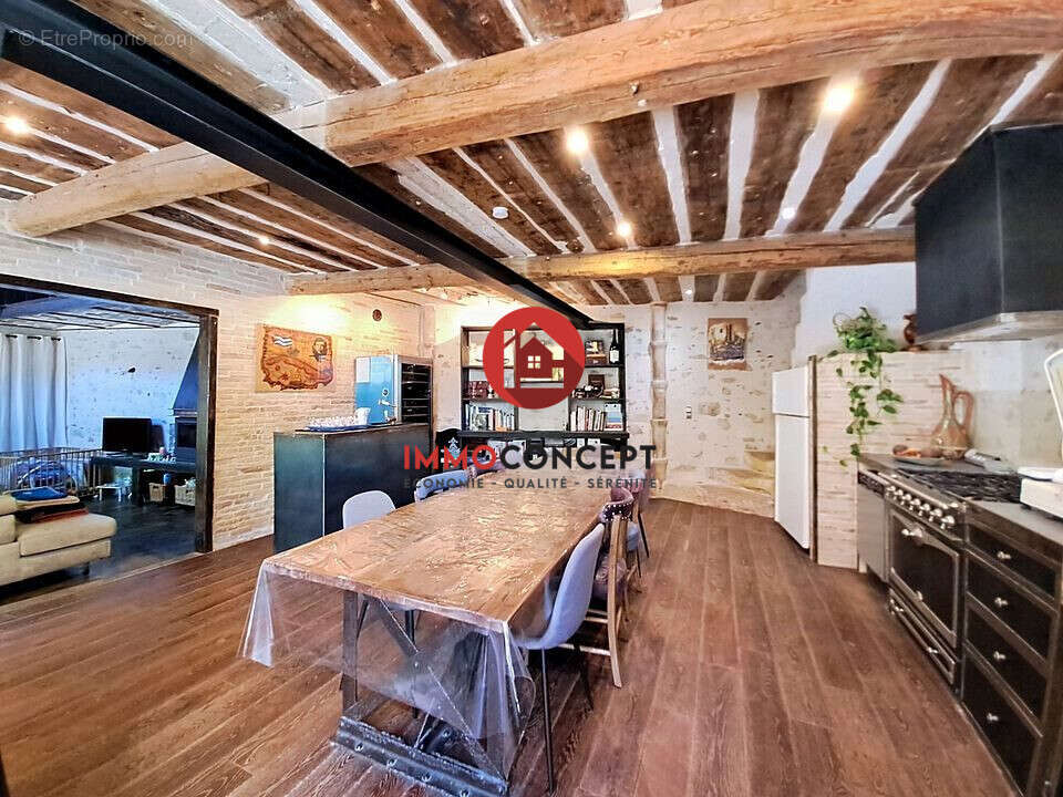 Maison 195 m² à Roquemaure  - photo 2
