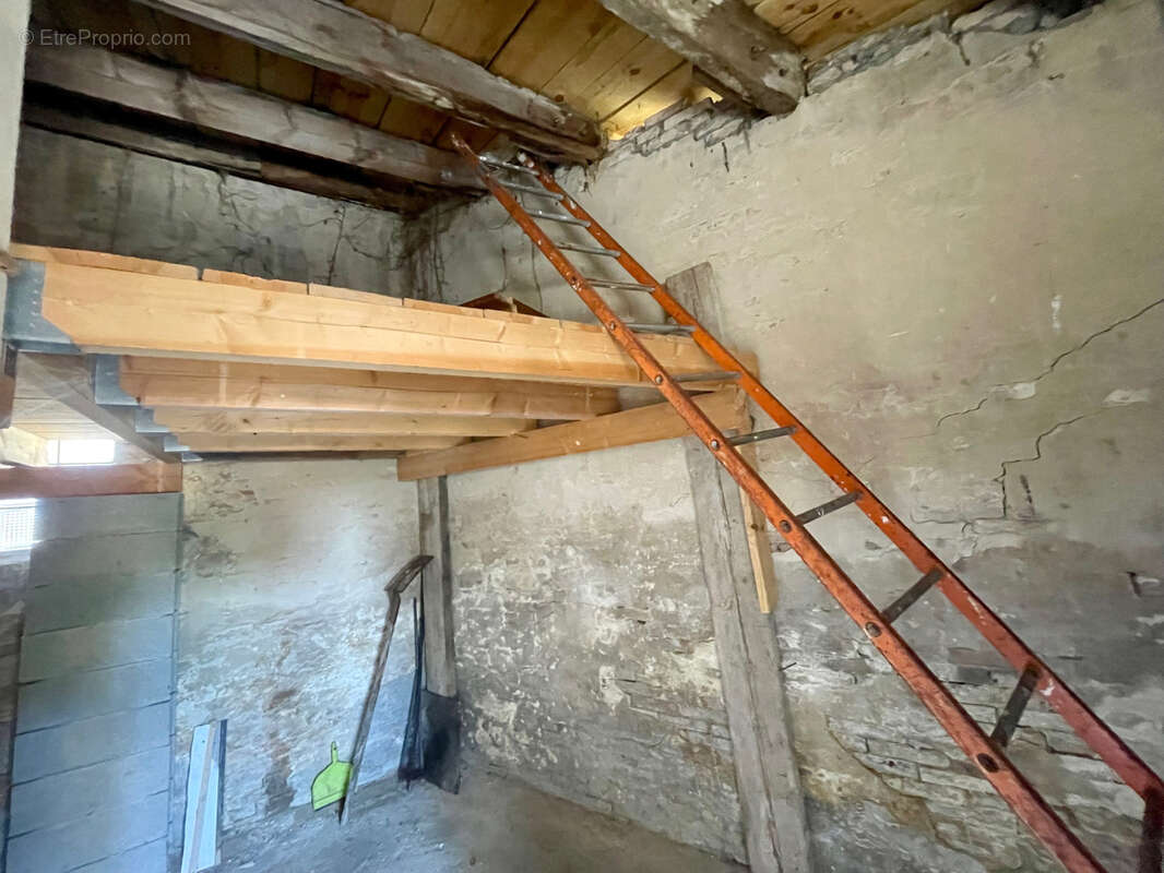 Maison à rénover avec fort potentiel   Centre-bourg de Saint-Trojan-les-Bains - photo 10