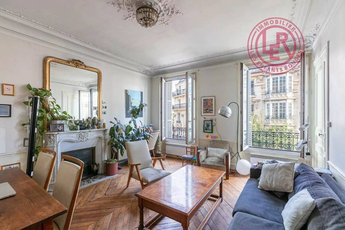 Appartement à PARIS-10E
