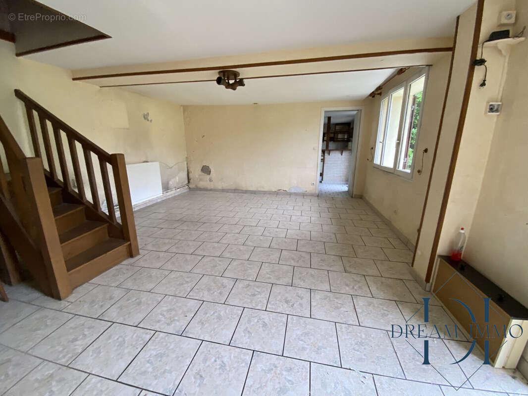 Maison à AMENUCOURT