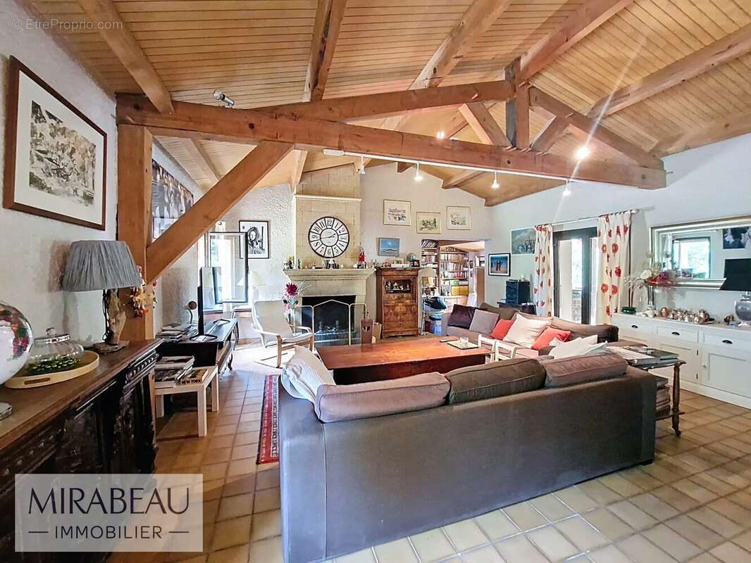 Maison à PIERREVERT