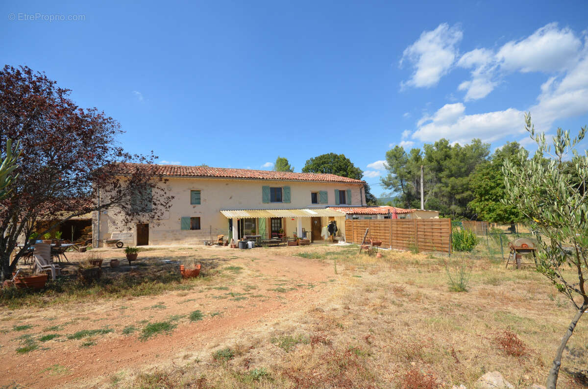Maison à AUPS