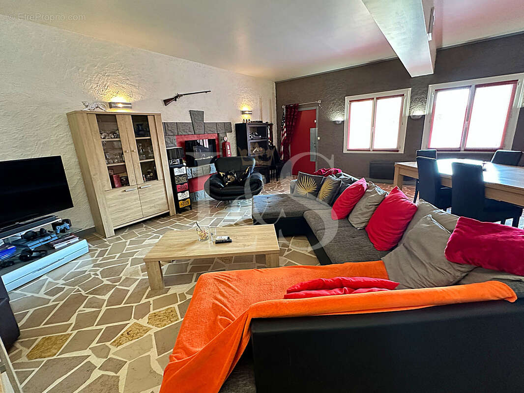 Appartement à SUZE-LA-ROUSSE