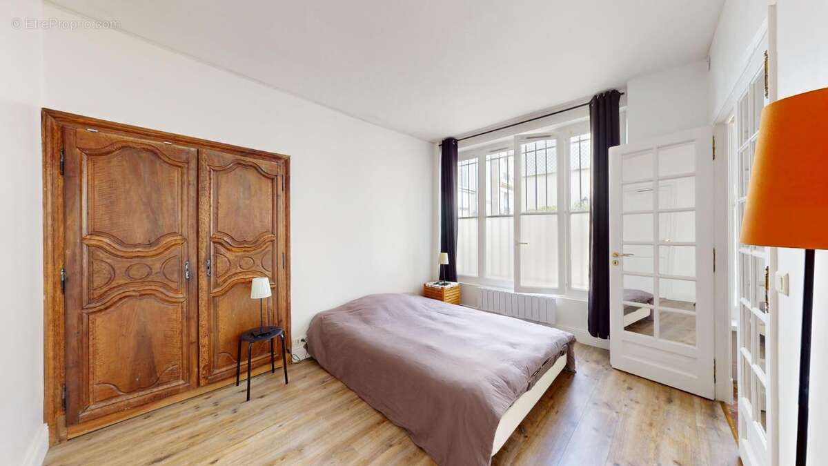 Appartement à PARIS-7E
