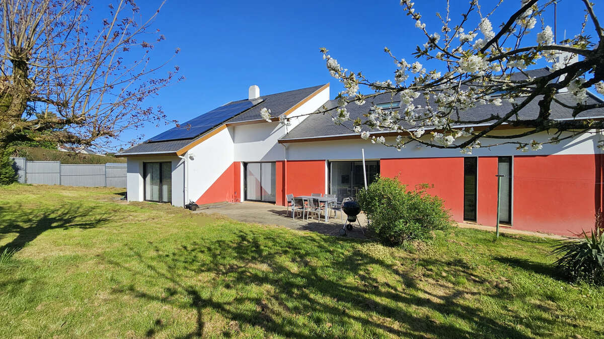 Maison à LES HERBIERS