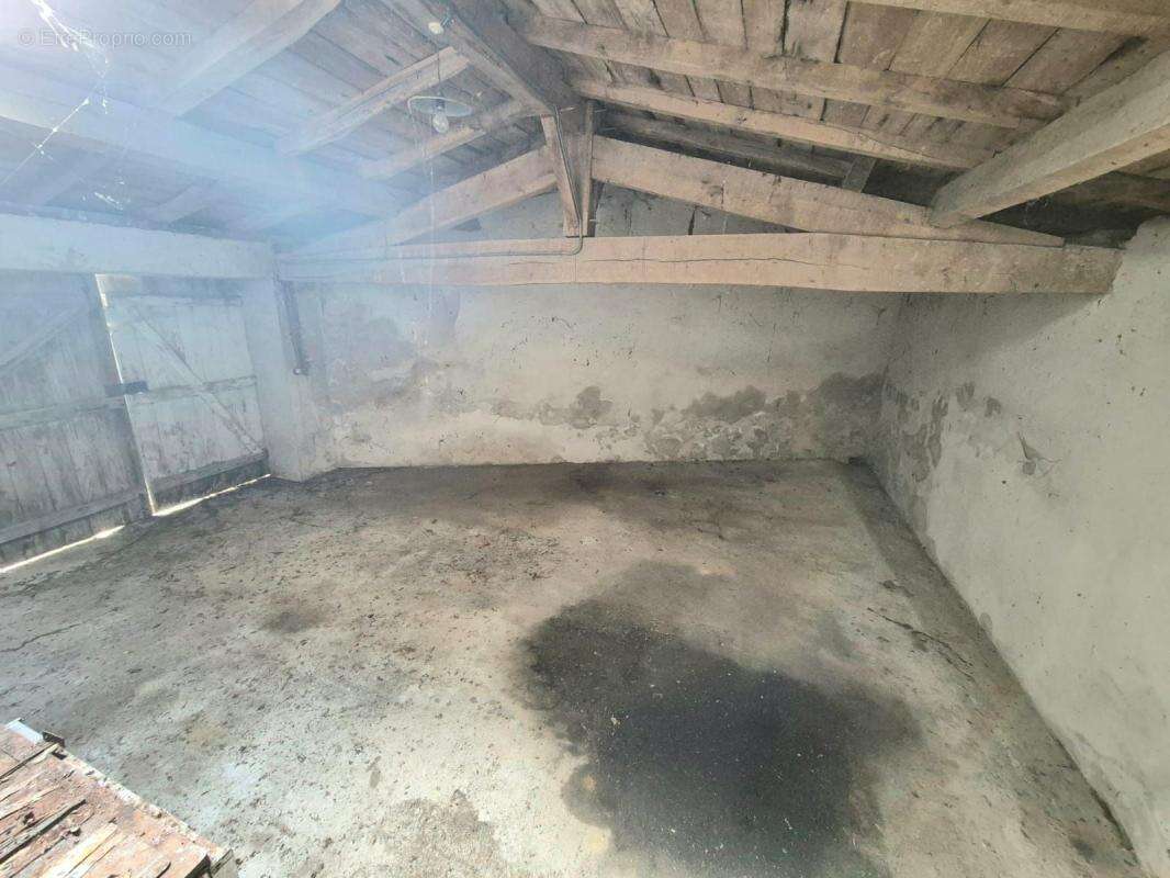 Maison à SAINT-SULPICE-DE-POMMIERS