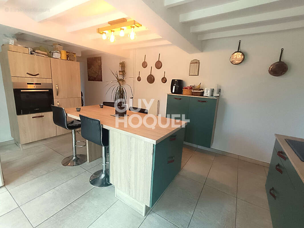 Maison à CHAMBOST-LONGESSAIGNE