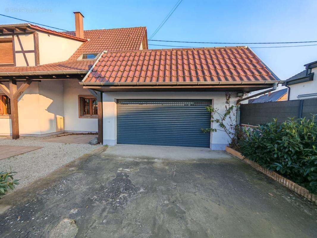 Exclusivité à Weyersheim – Maison familiale 165 m² - 8 pièces - 4 Chambres - Grand garage - photo 12
