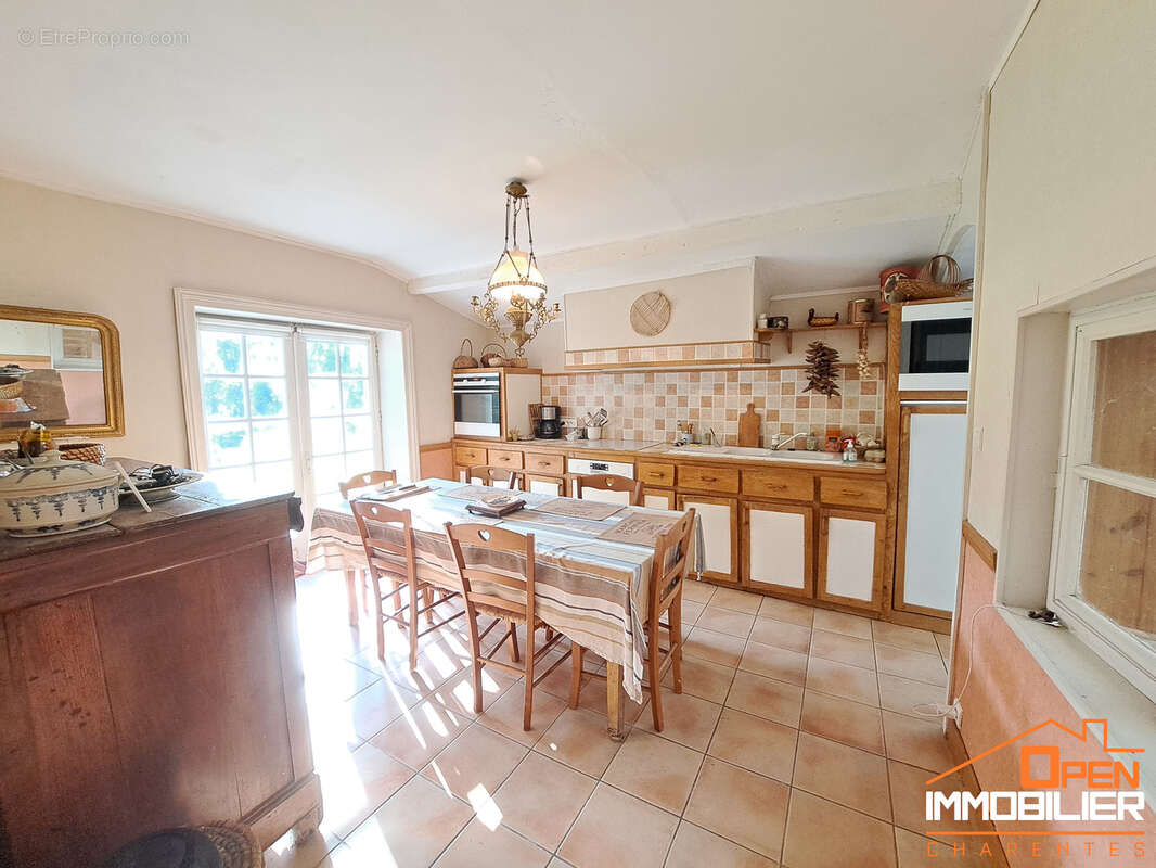 Appartement à CRITEUIL-LA-MAGDELEINE
