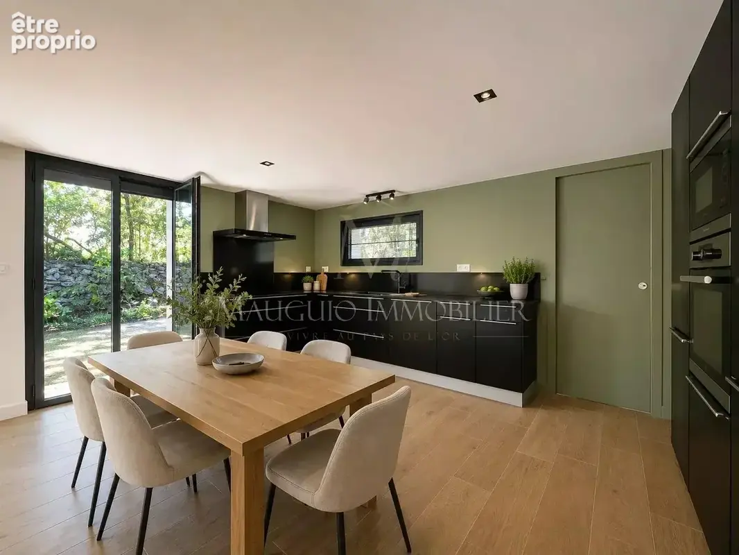 Maison contemporaine F6 sur un terrain de 2030 m² boisé avec piscine. - photo 2