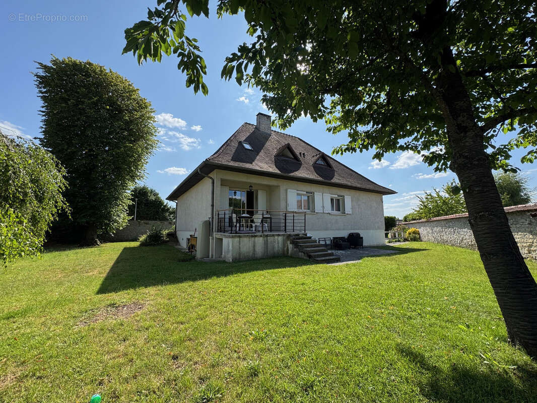 Maison à LA CHAPELLE-EN-SERVAL