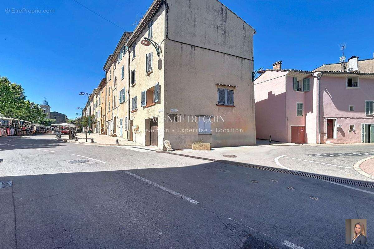 Appartement à LE MUY