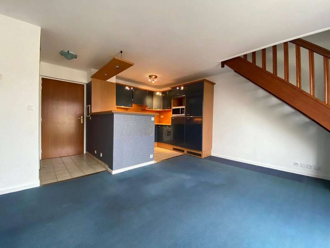 Appartement à LES CLAYES-SOUS-BOIS