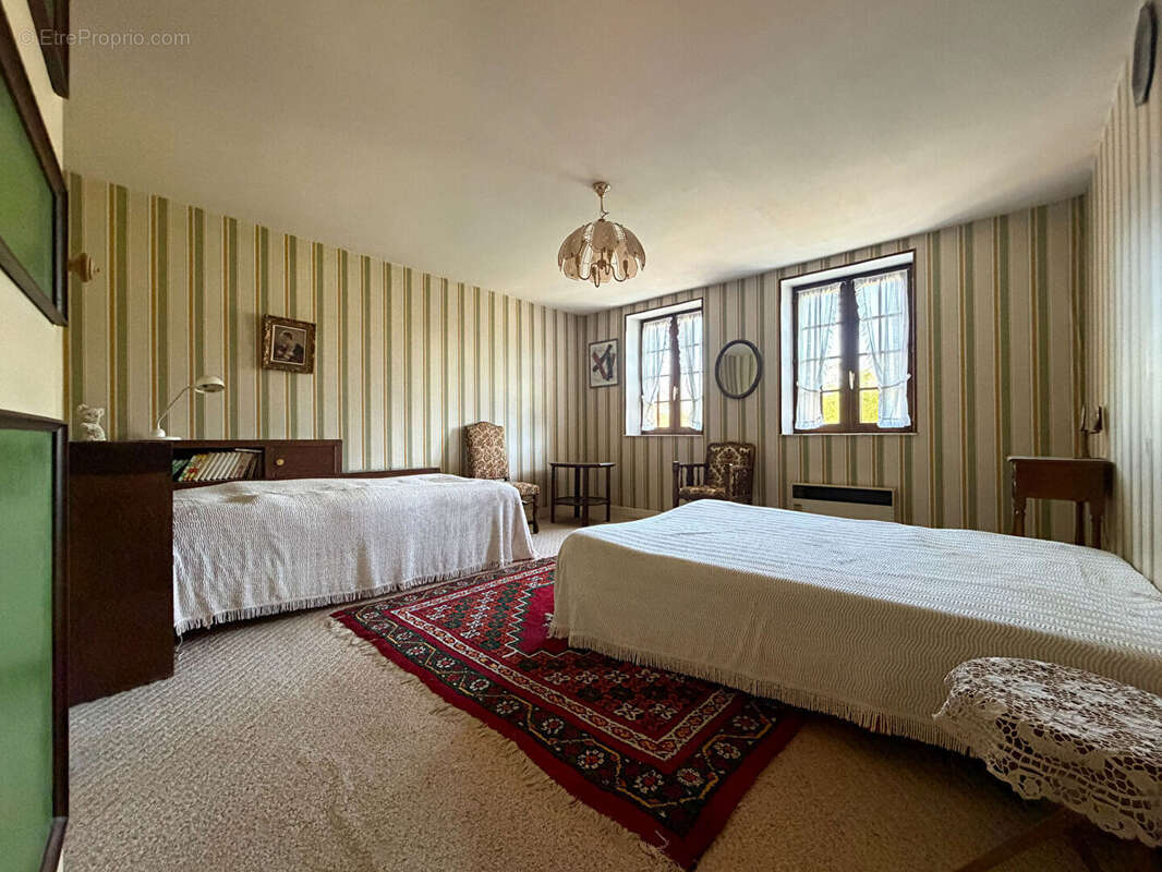 Maison Montvicq 6 pièce(s) 209.38 m2 - photo 11