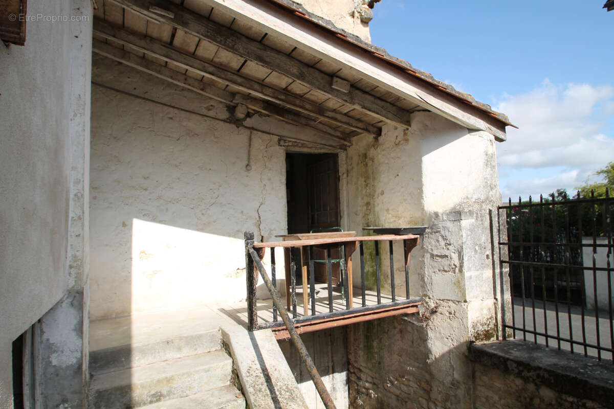 Maison à MARCILLAC-LANVILLE