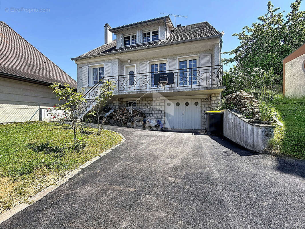 Maison à ETAMPES
