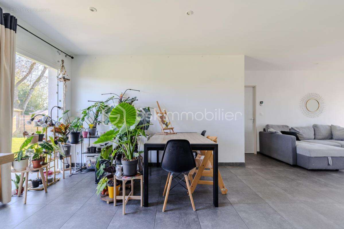 Maison à SAINT-ANDRE-DE-CUBZAC