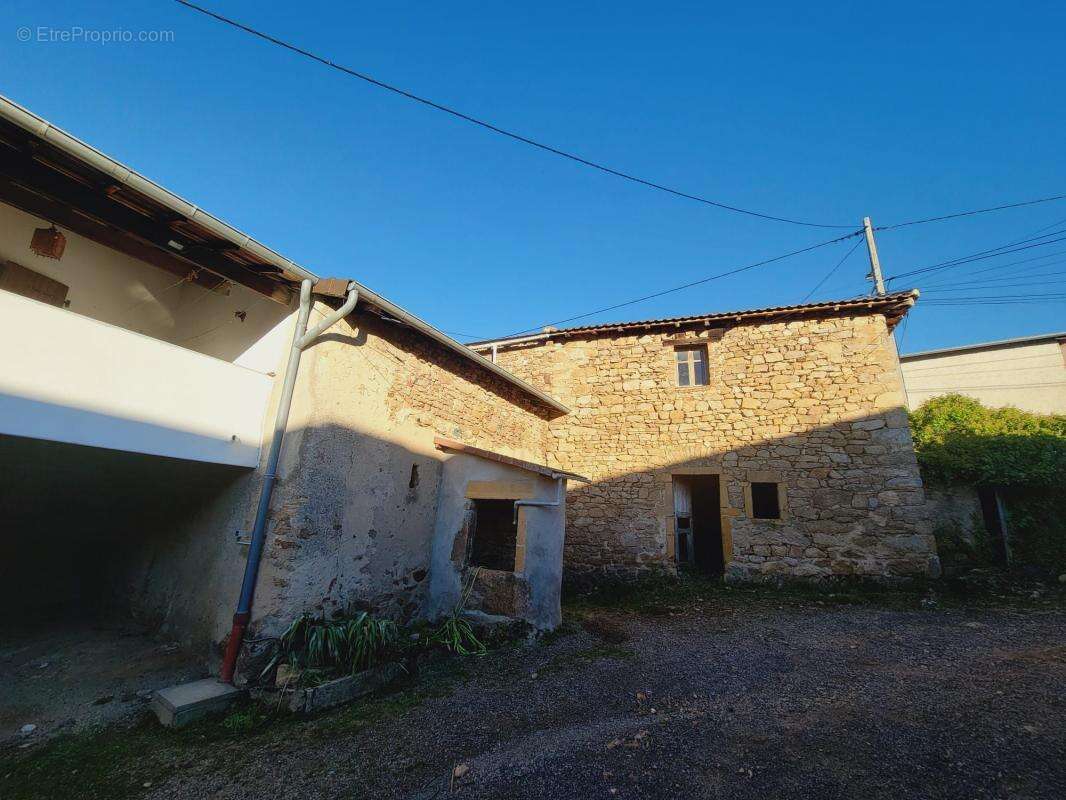 Maison à SAINT-PIERRE-LA-PALUD