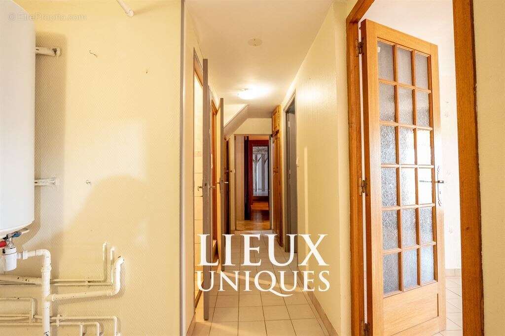 Maison à SAINT-HILAIRE-LA-GRAVELLE
