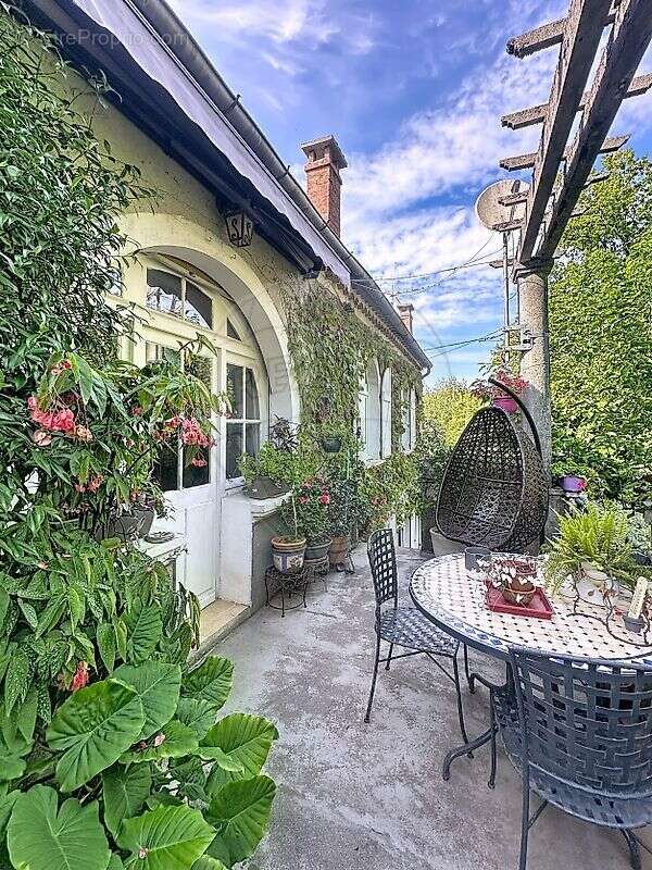 Maison à SAINT-FELIX-DE-PALLIERES