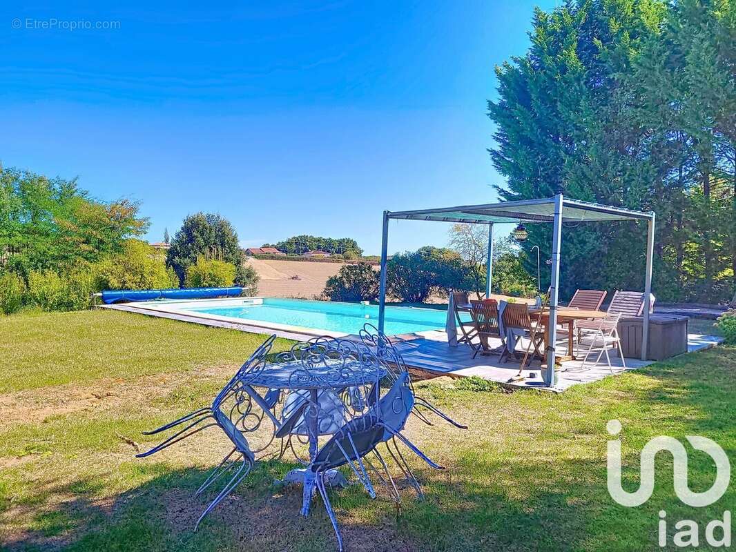 Maison 255 m² à Castillon-Massas  - photo 3
