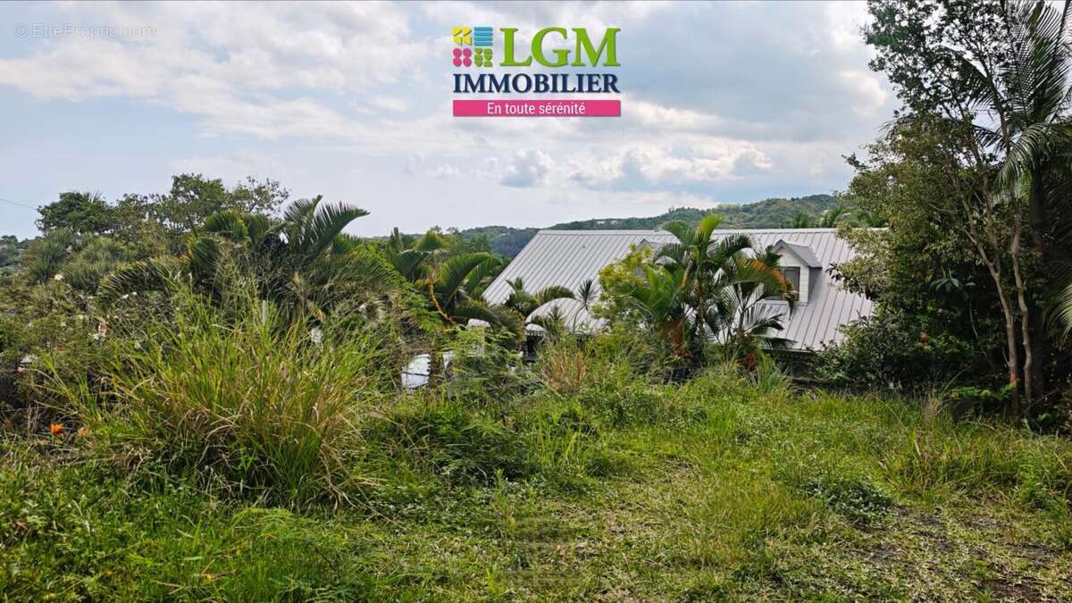 Terrain à ENTRE-DEUX