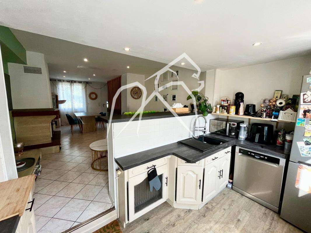 Maison mitoyenne 3 pièces  62 m²  Avec grand atelier, cave, jardin et garage   Secteur stade sottevillais  SOTTEVILLE-LES-ROUEN - photo 6