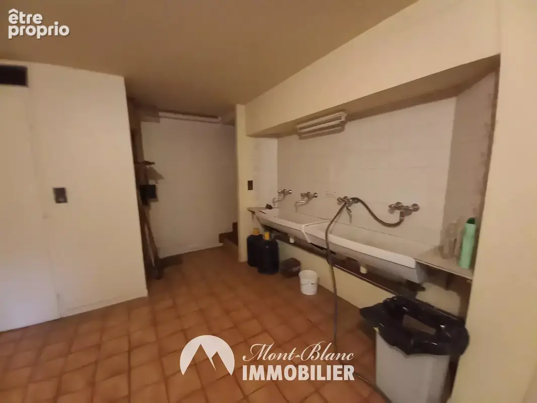 BATIMENT situé en Zone à vocation d'activités économiques - photo 7