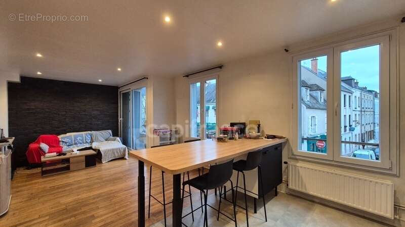 Appartement à vendre - 3 pièces avec Terrasse, Stationnement et Local de rangement à ETAMPES (91) - photo 2