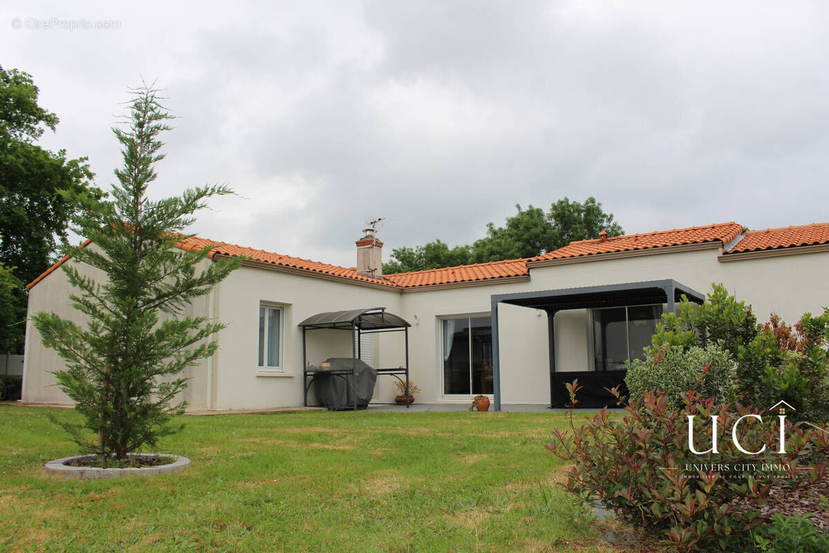 Maison à LA CHAPELLE-HEULIN