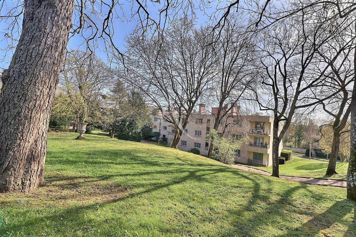 Appartement Le Mesnil Le Roi 4 pièce(s) 122.75 m2 - photo 16