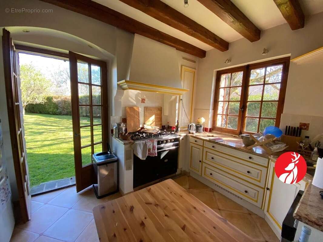 Maison à FLEURY-EN-BIERE