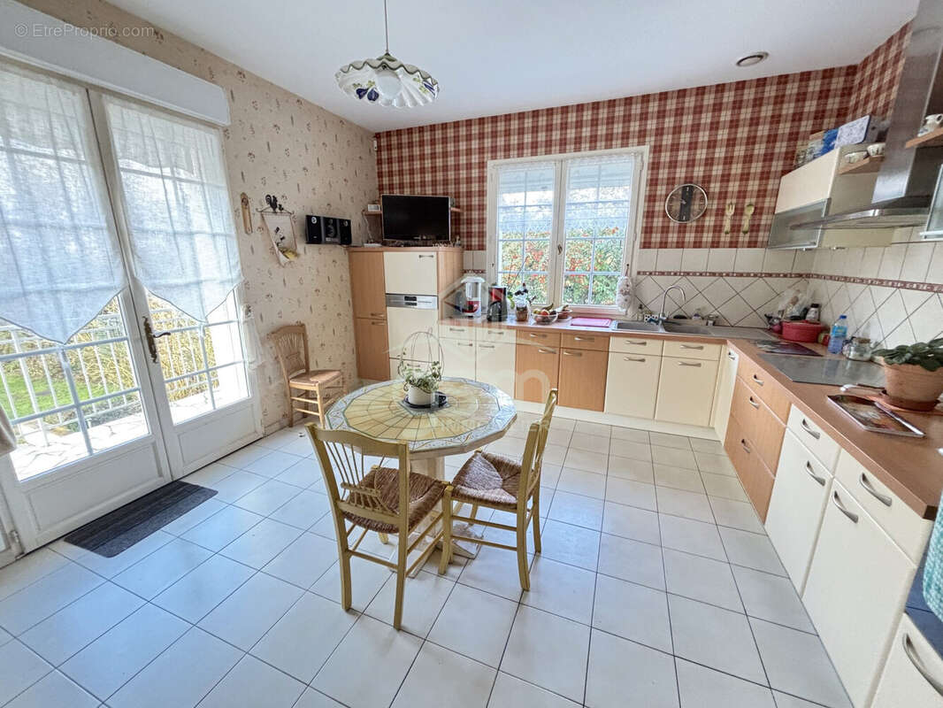 Maison à SAINTE-MAURE-DE-TOURAINE