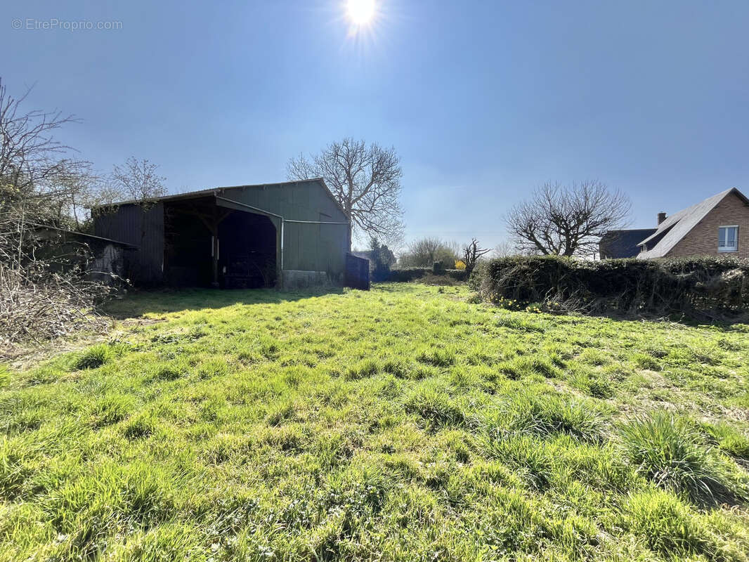 Terrain à BUCHY
